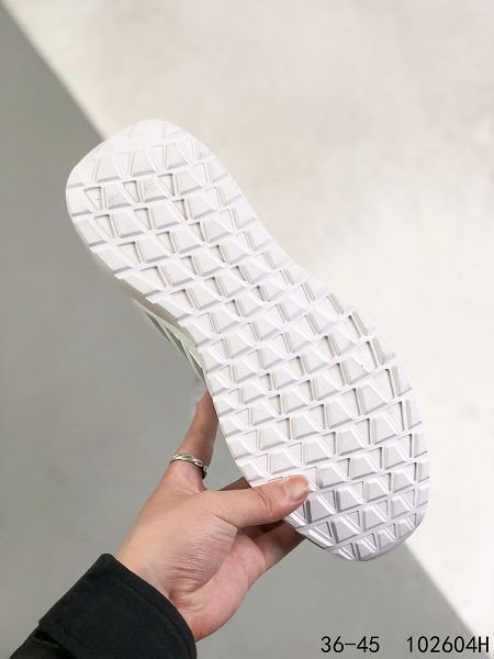 Adidas NOVAFVSE X 2022新款 男女款拉針伸織透氣跑步鞋