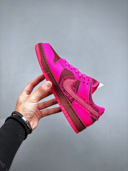 Nike Wmne SB Dunk Low GS 2022新款 扣籃系列玫粉情人節蕾絲女款滑板鞋